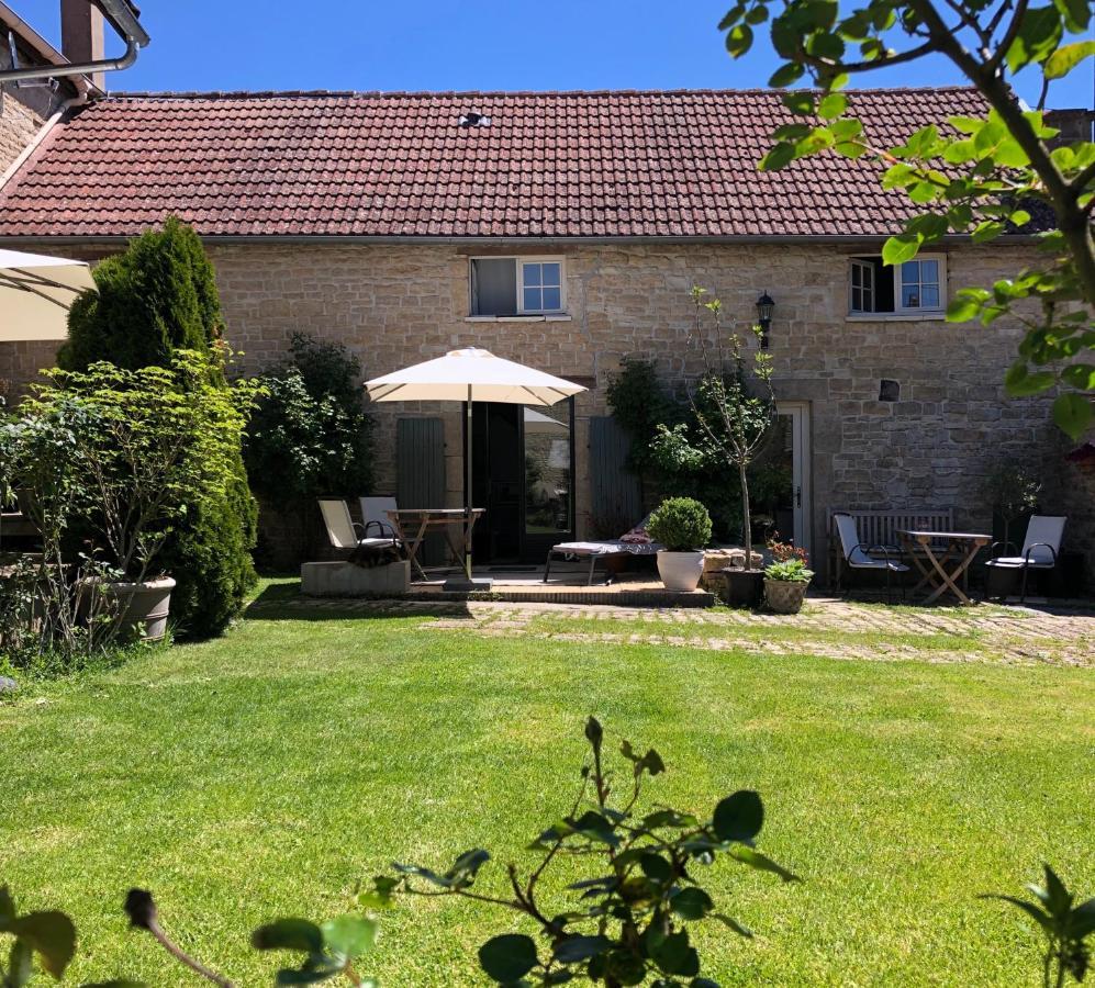 La Cour Des Delices Bed & Breakfast Gigny  Dış mekan fotoğraf