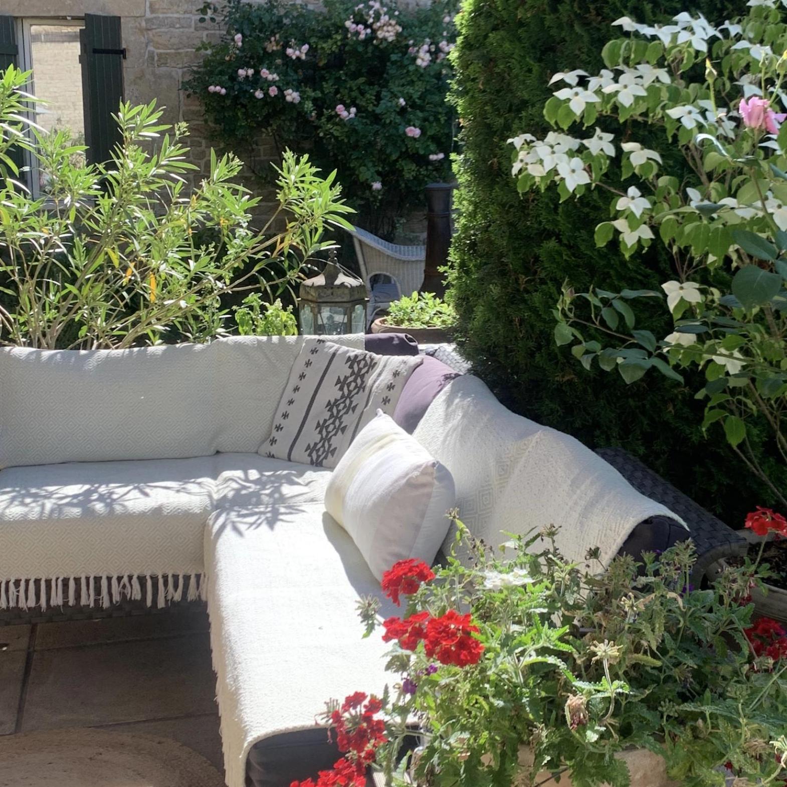 La Cour Des Delices Bed & Breakfast Gigny  Dış mekan fotoğraf